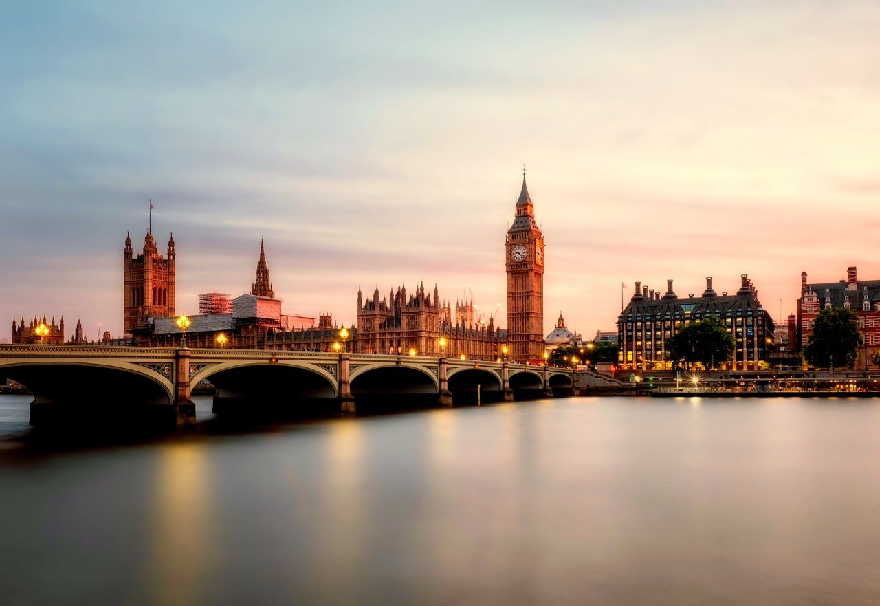 英国留学中介选择维度对比